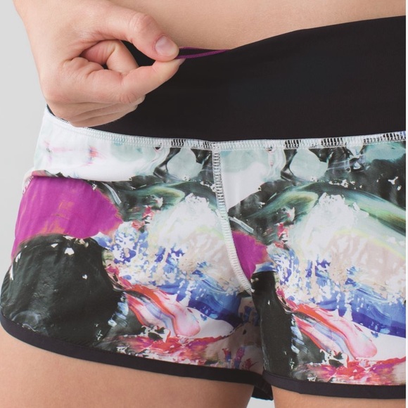 Lululemon Speed Short-
Pigment Wave Multi / Black - Picture 3 of 7
